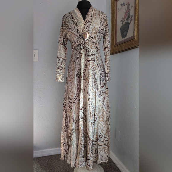 Beautiful 1970's Lurex Paisley Floral Hostess Maxi Dress - Picture 1 of 15